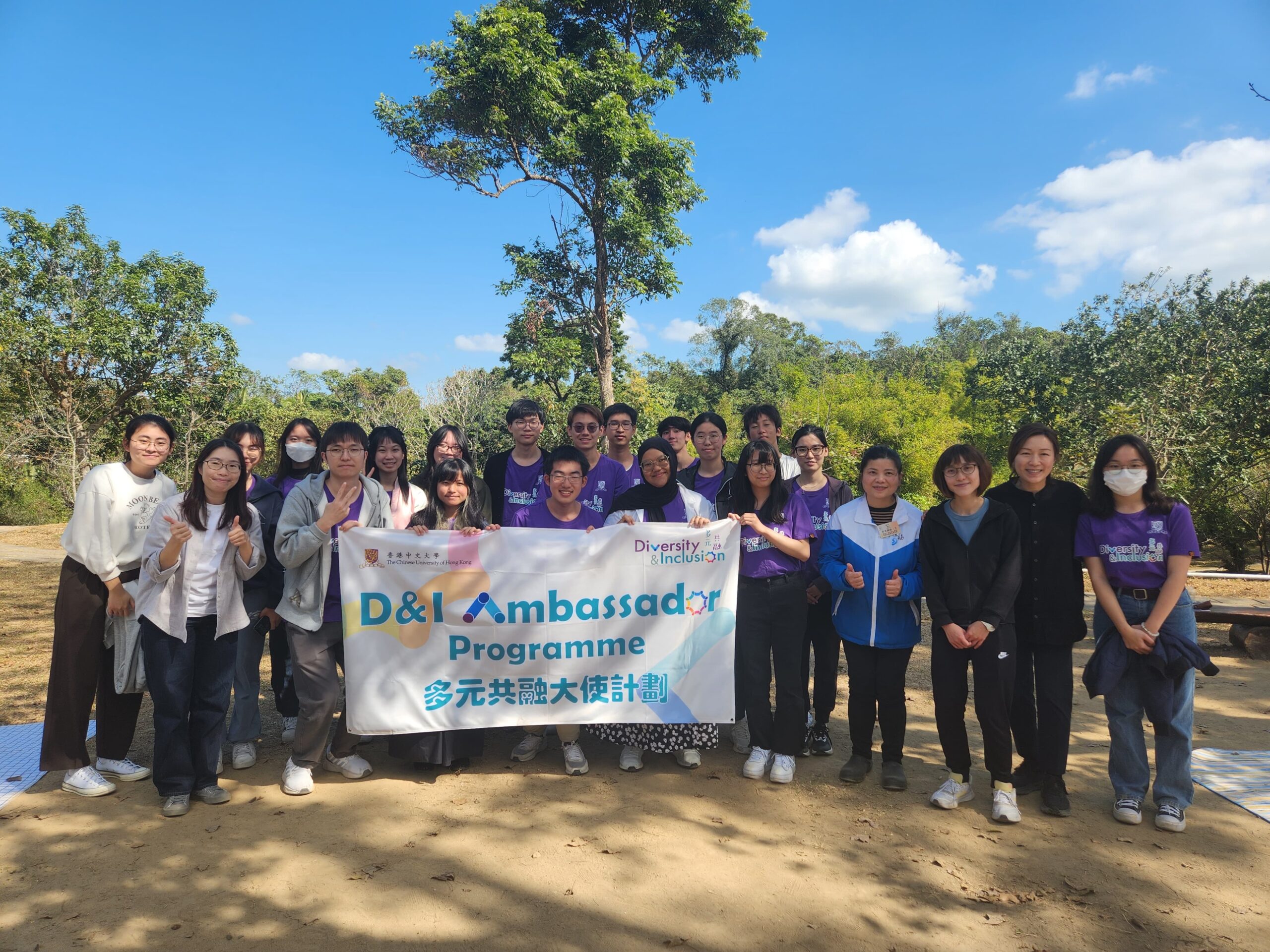 Group photo from the workshop at the Lion’s Nature Education Centre, outside the Deaf Cafeteria.